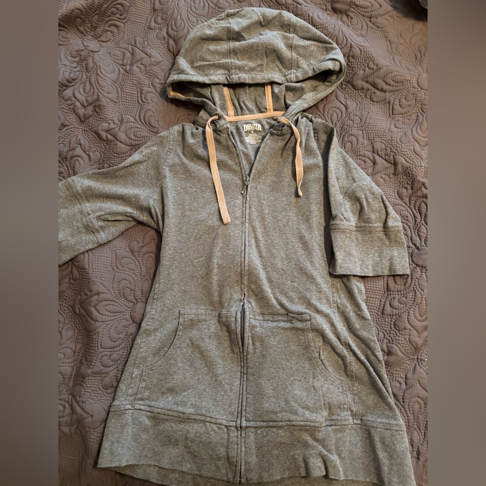 Duluth short sleeve zip up with hood and pockets